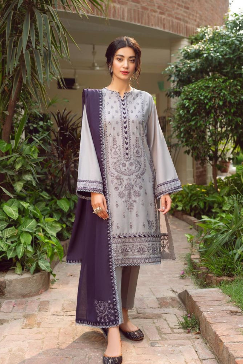 3pc Lawn Heavy Embroidered