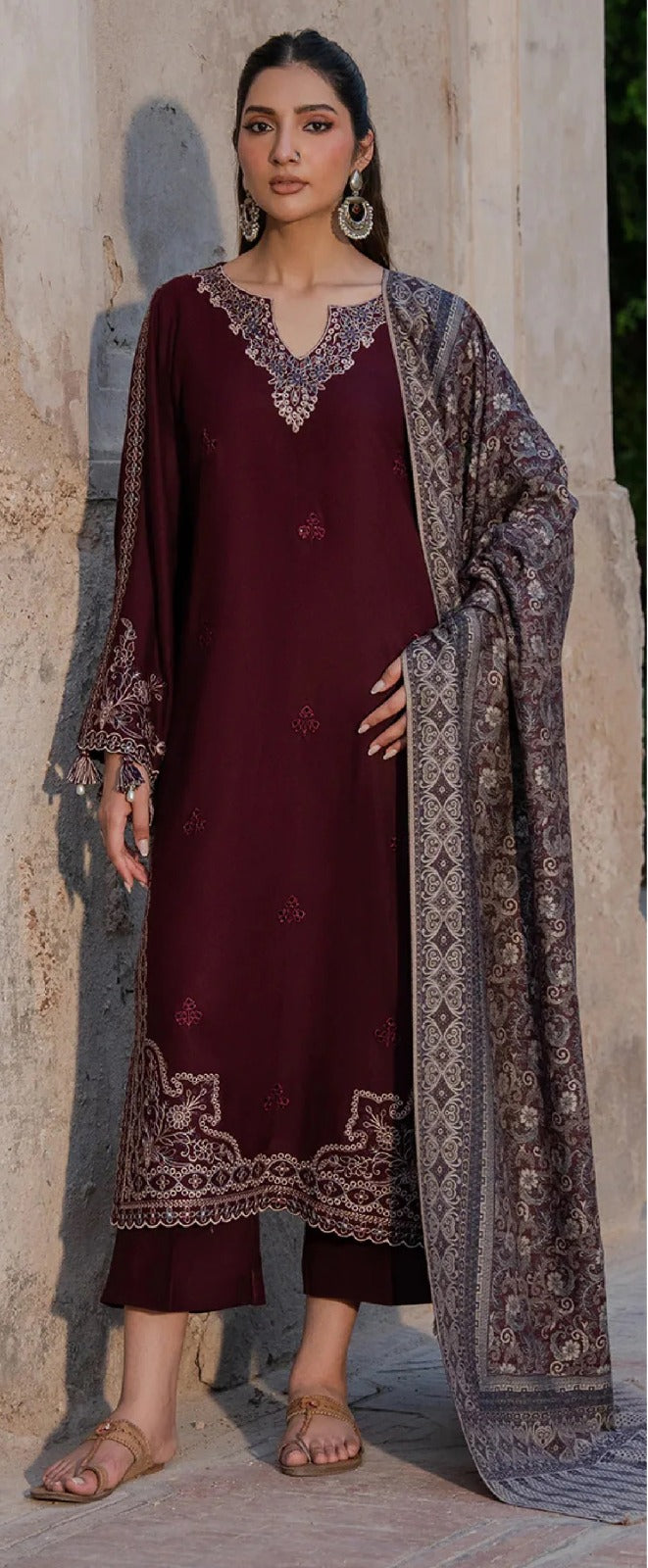 Unstitched 3Pc Lawn Embroidered Suit